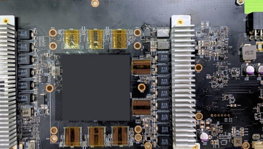 Фото дня: инженерный образец видеокарты AMD следующего поколения